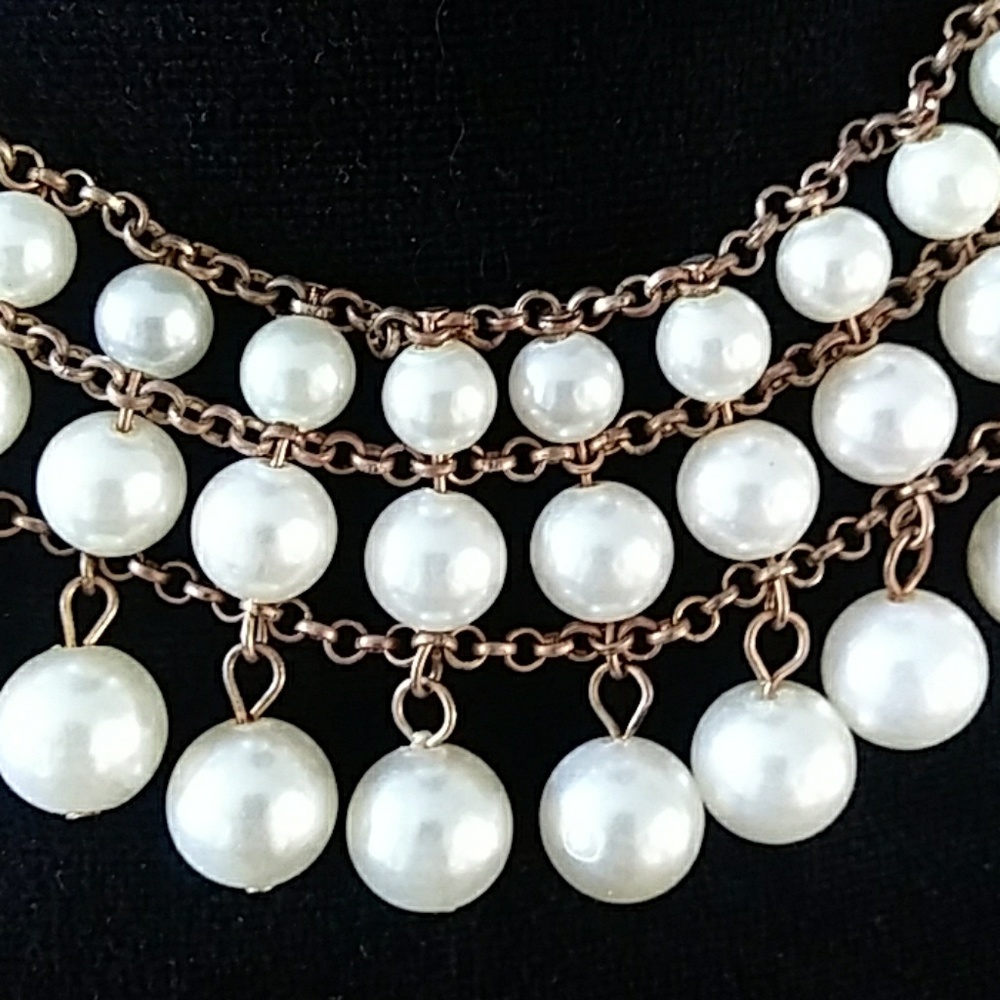 LOVELY FAUX PEARL NECKACE - Picture 2 of 8